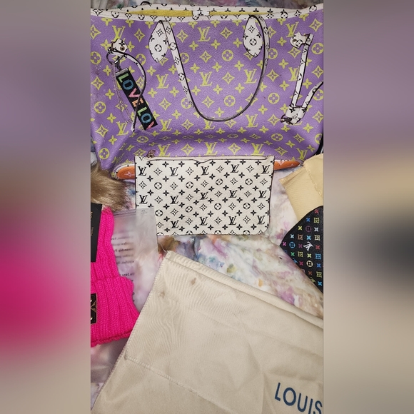 LV Bundle - Picture 3 of 6